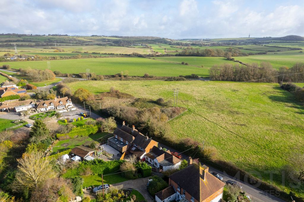 Property photo 2 of 16 Photo 11