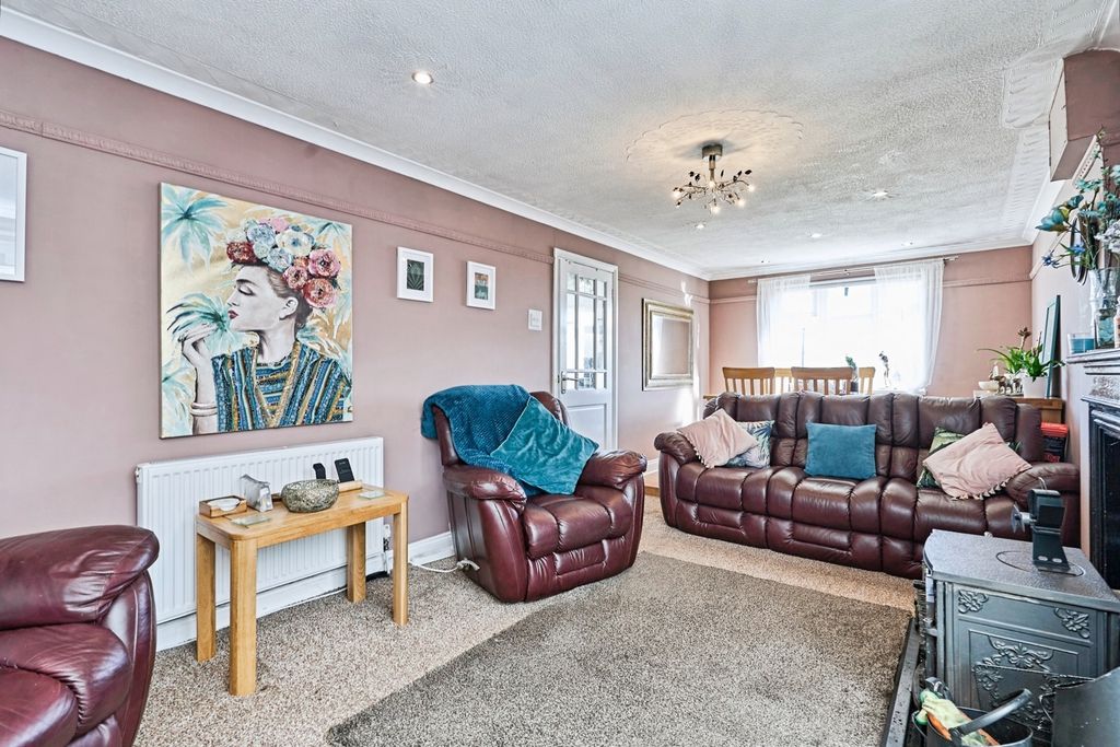 Property photo 2 of 16 Pbox-Img.Jpg