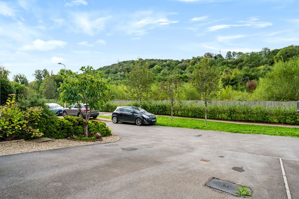 Property photo 2 of 35