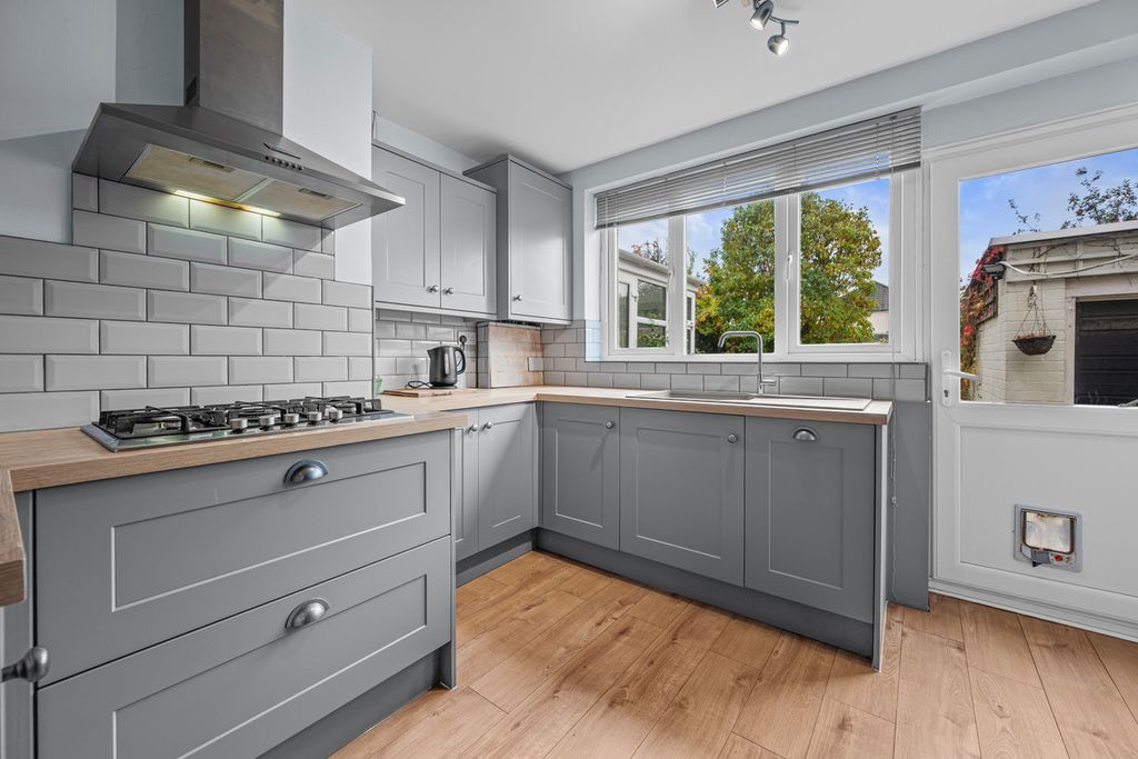 Property photo 3 of 25