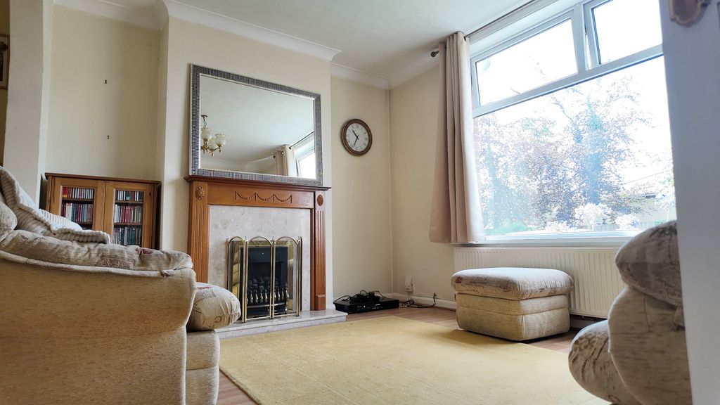 Property photo 2 of 13