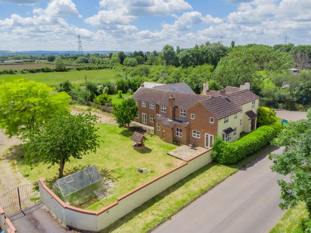 Property photo 1 of 32