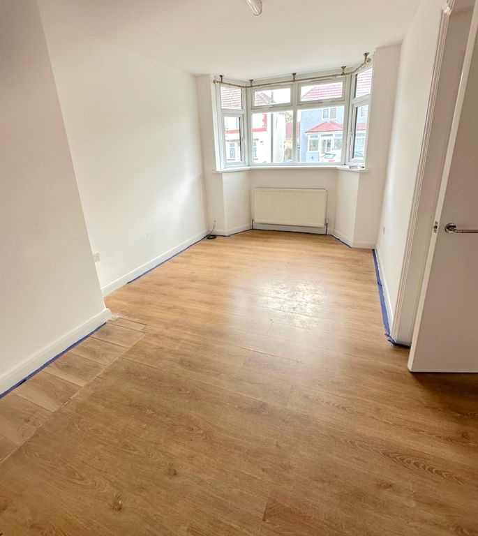 Property photo 1 of 10 Bedroom 1