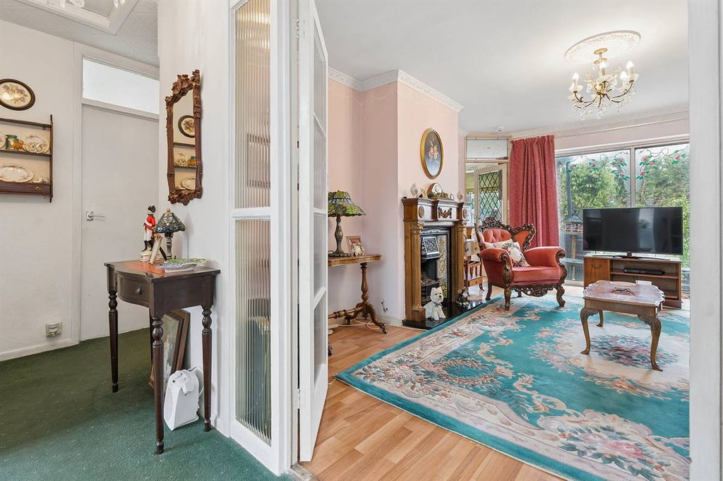 Property photo 2 of 14