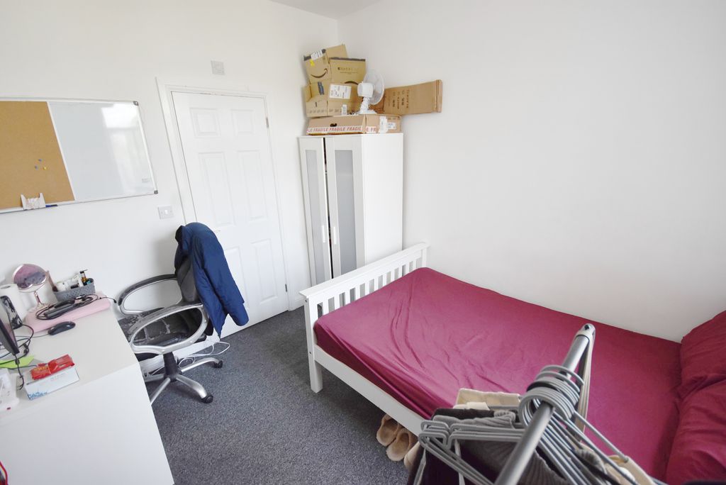Property photo 1 of 3