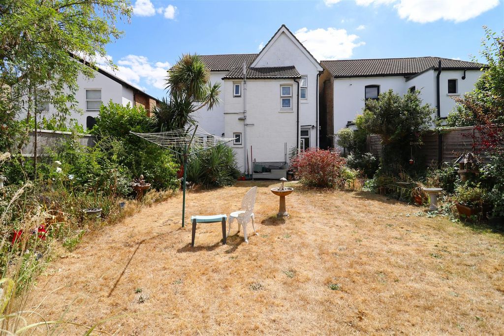 4 bed property for saleParkhurst Road, Bexley DA5