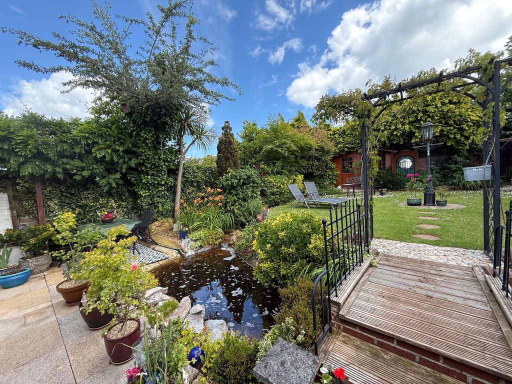 Property photo 2 of 35