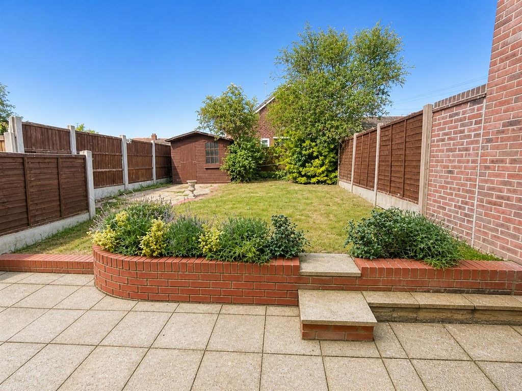 Property photo 2 of 11 Garden.Png