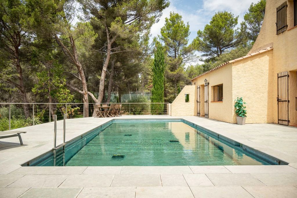 Property photo 3 of 24