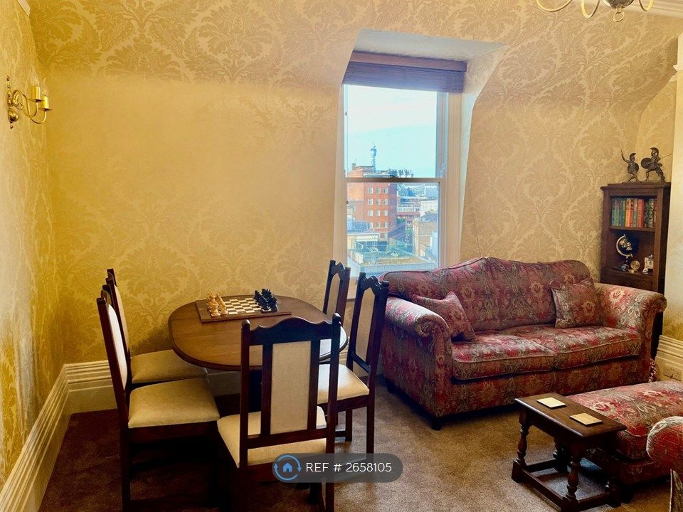 Property photo 2 of 19 Sitting Room