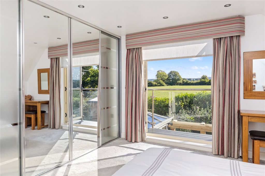 Property photo 3 of 37 Bedroom One Outlook