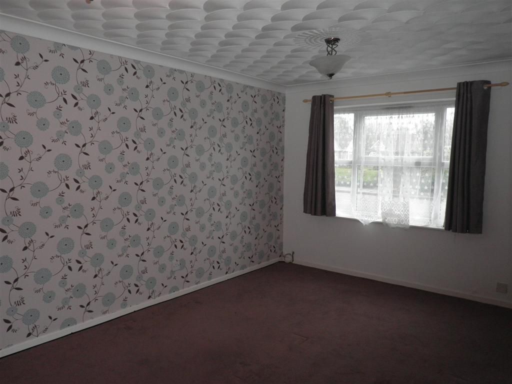 Property photo 3 of 4 Living Room