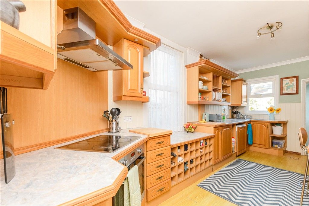 Property photo 2 of 9 Kitchen