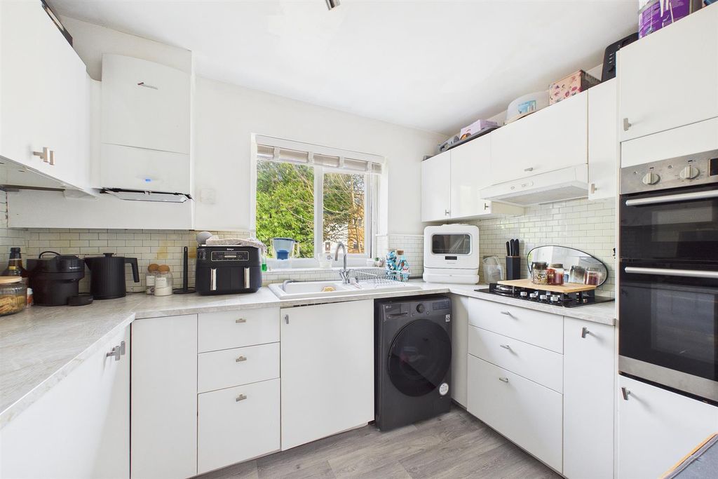 Property photo 3 of 8 Cam03736G0-Pr0238-Still007.Jpg