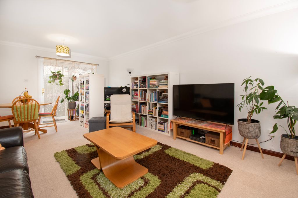 Property photo 3 of 37