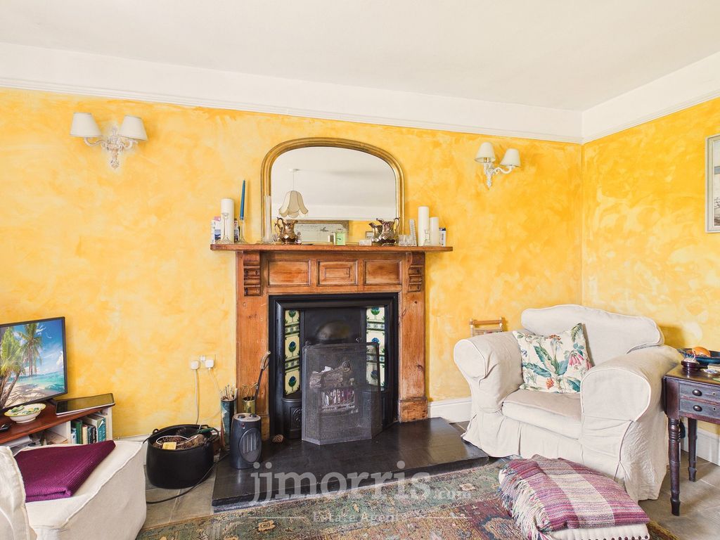 Property photo 3 of 56
