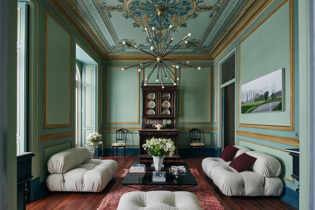 Property photo 3 of 44