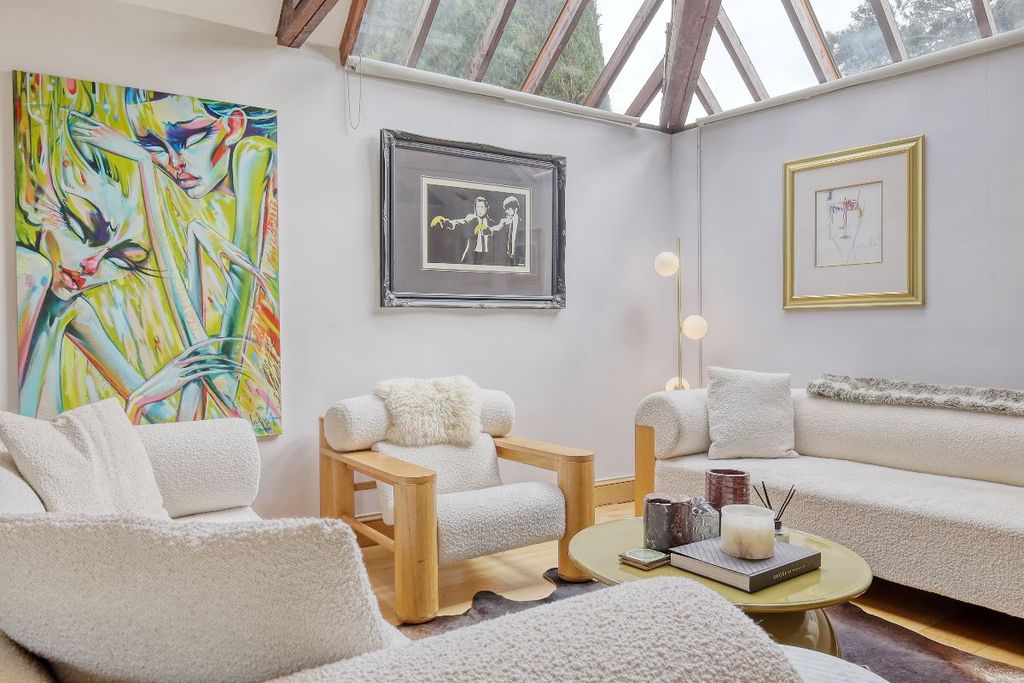 Property photo 2 of 59