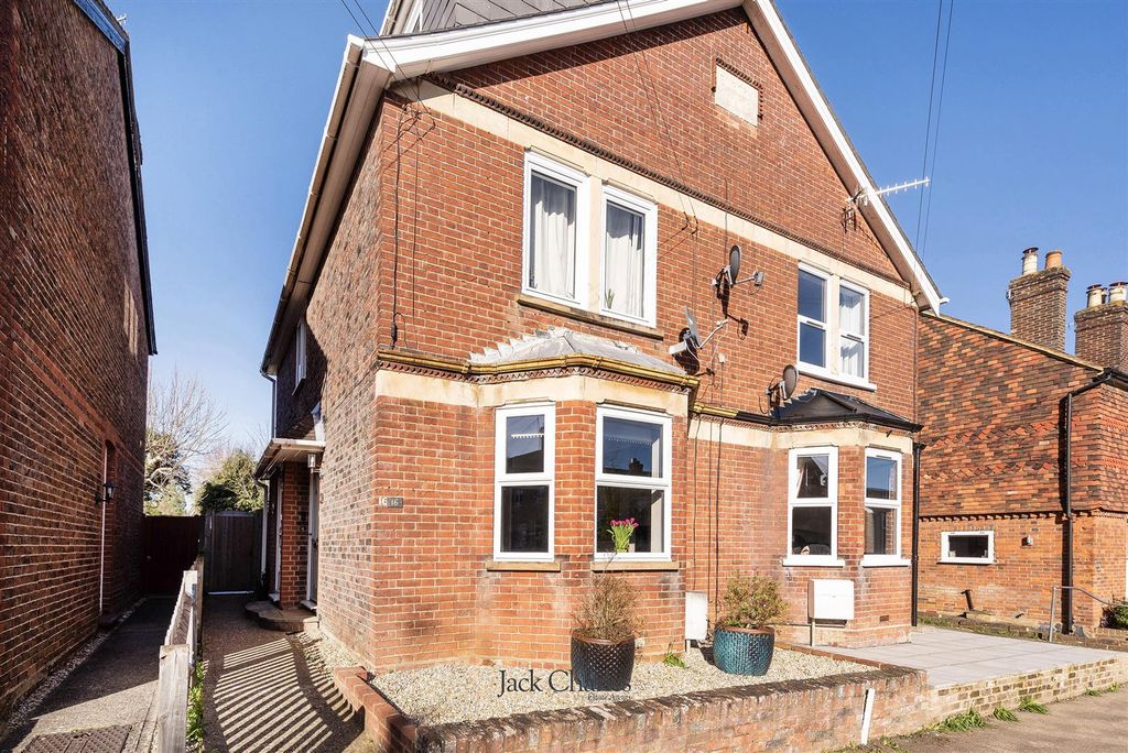 Property photo 1 of 14 16 Uridge Rd, Tn10 3Ea 002.Jpg