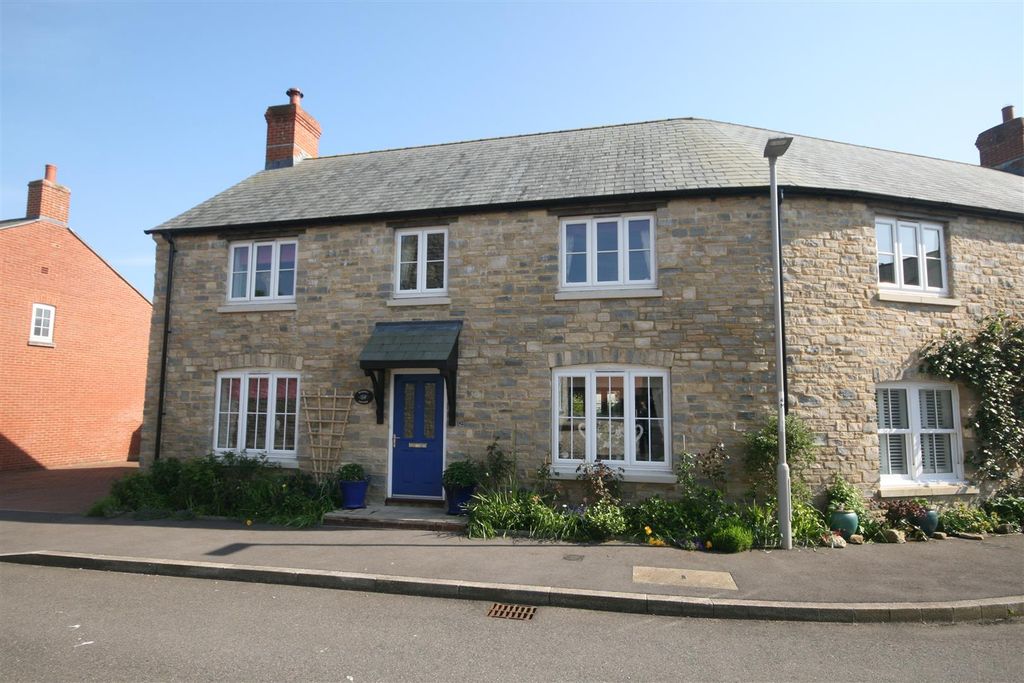 Property photo 1 of 12 Bluebell Cottage