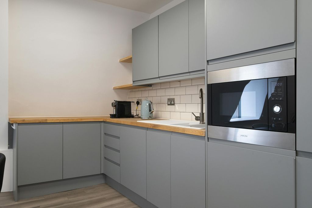 Property photo 3 of 10 Iw040725DL138.Jpg