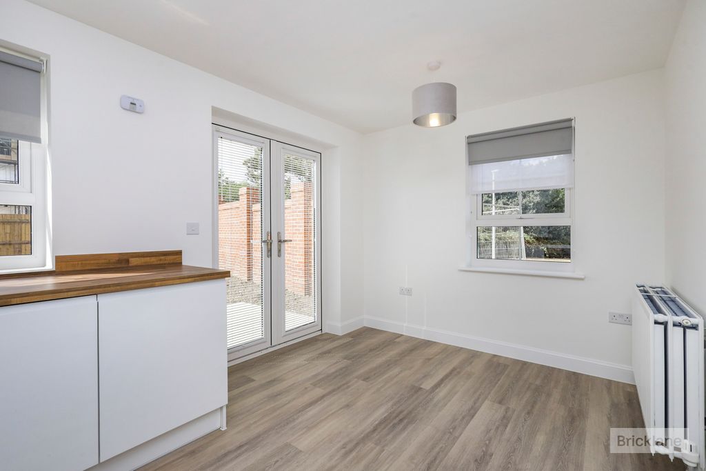 Property photo 3 of 14 Dining Room