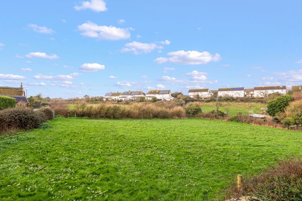 Property photo 3 of 25