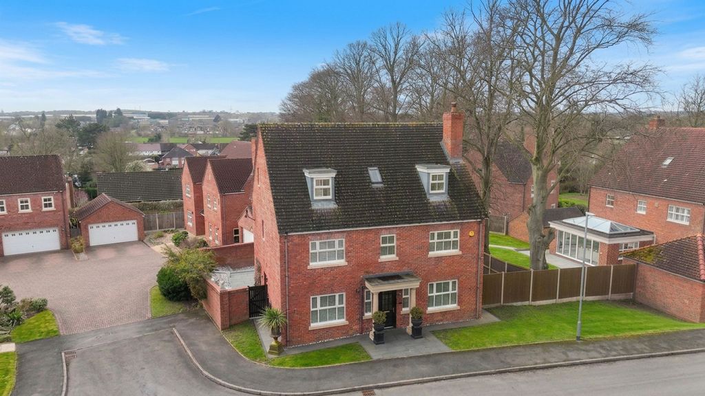 Property photo 1 of 36