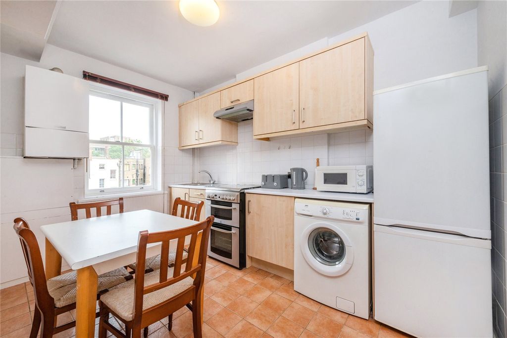 Property photo 2 of 15 Picture No. 10