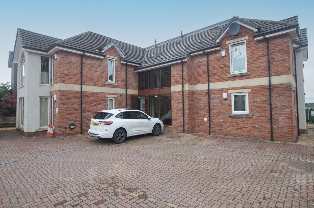 Property photo 1 of 14 External