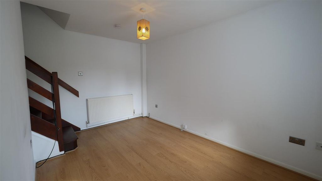 Property photo 2 of 7 Lounge