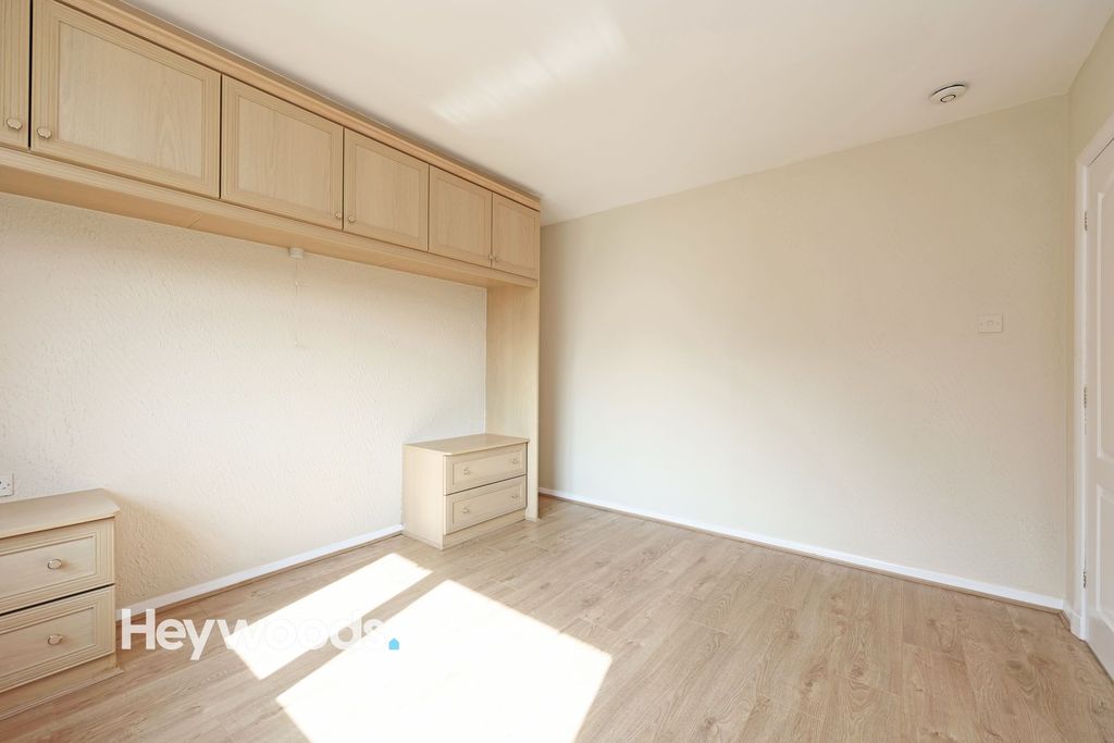 Property photo 3 of 32