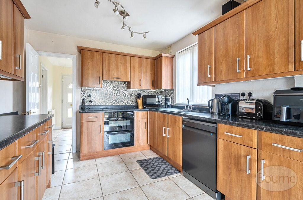 Property photo 3 of 18 Picture No. 08