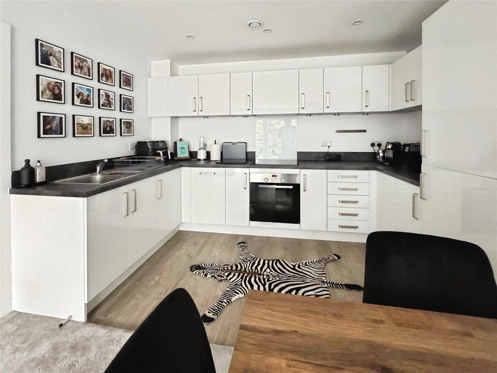 Property photo 3 of 18 Picture No. 32