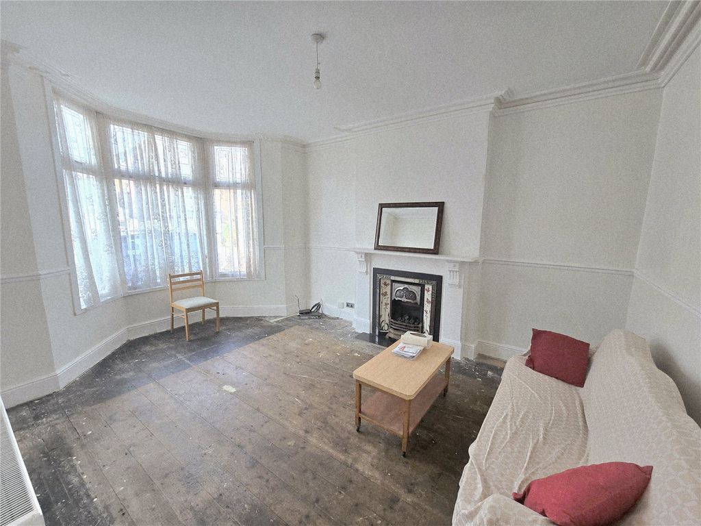 Property photo 3 of 17 Picture No. 11