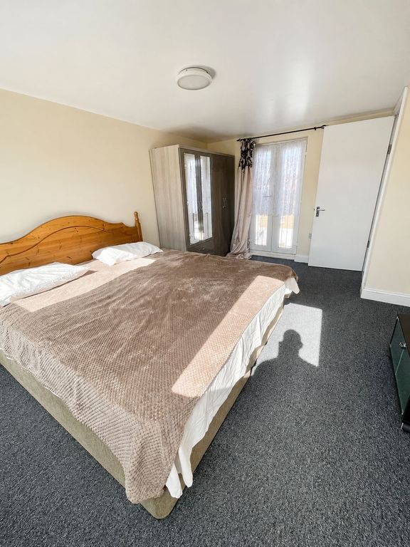 Property photo 2 of 4