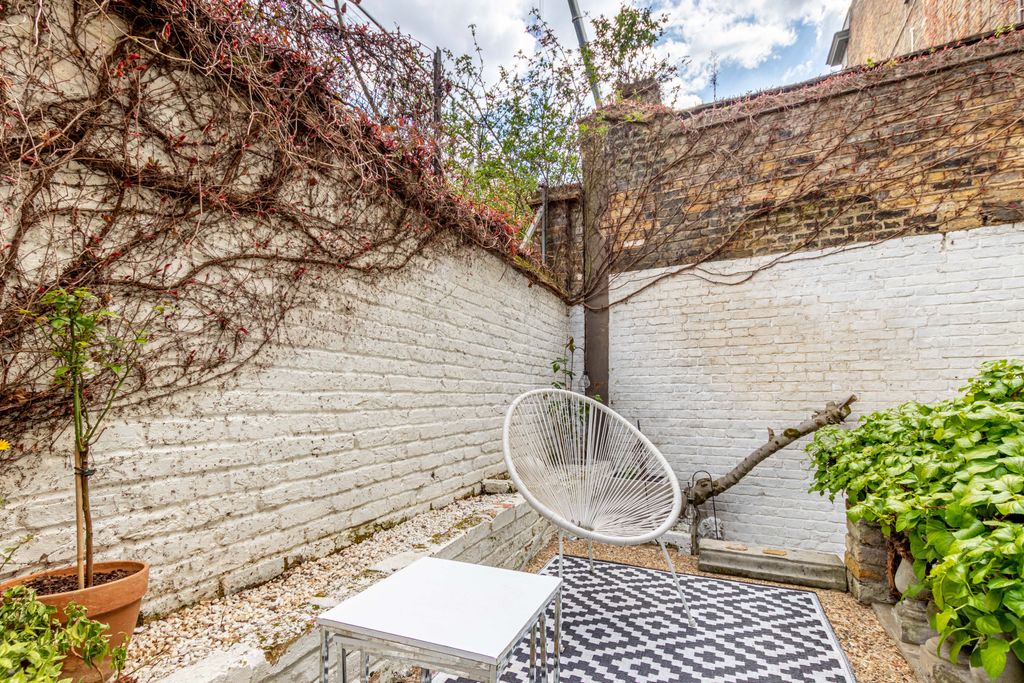 Property photo 2 of 8