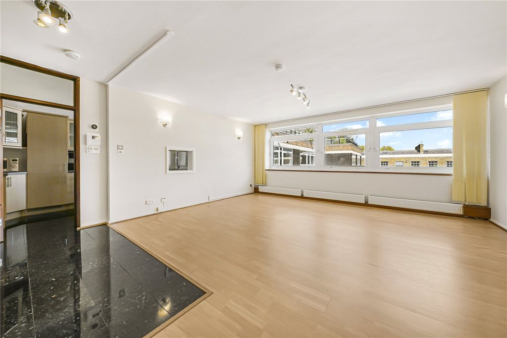 Property photo 3 of 11 Picture No. 18