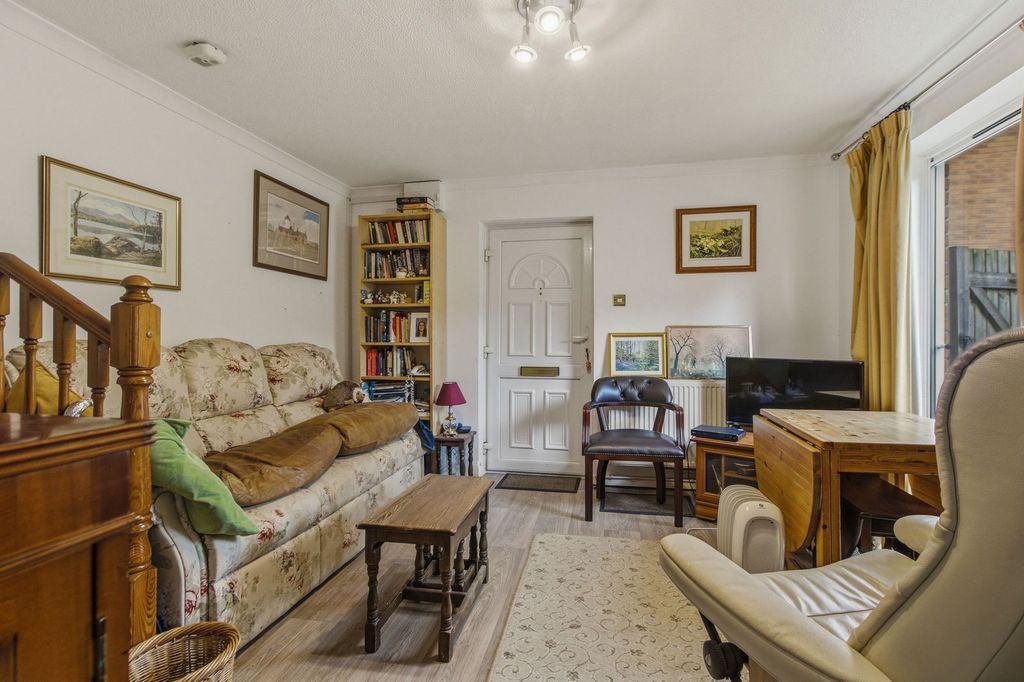 Property photo 2 of 12