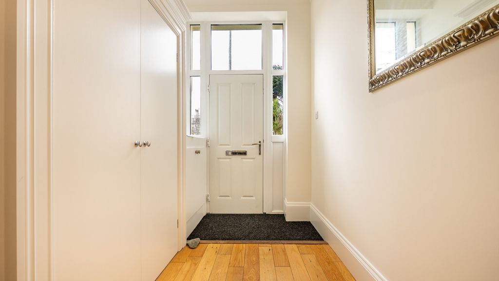 Property photo 3 of 29