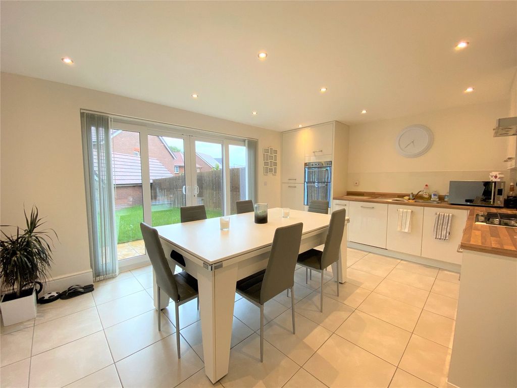 Property photo 2 of 12 98H2