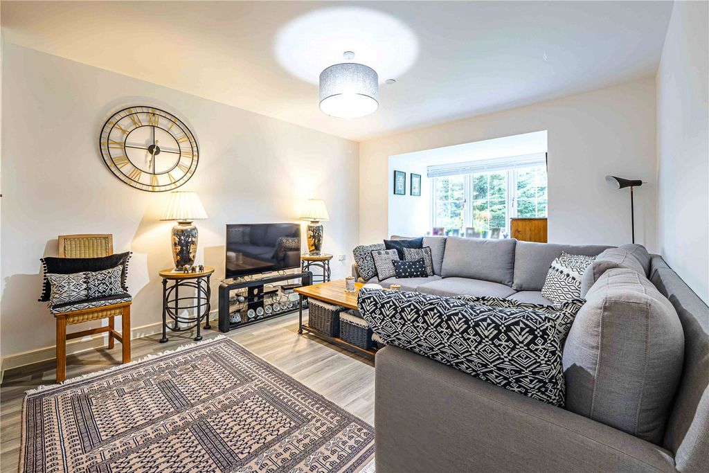 Property photo 3 of 23 Picture No. 15