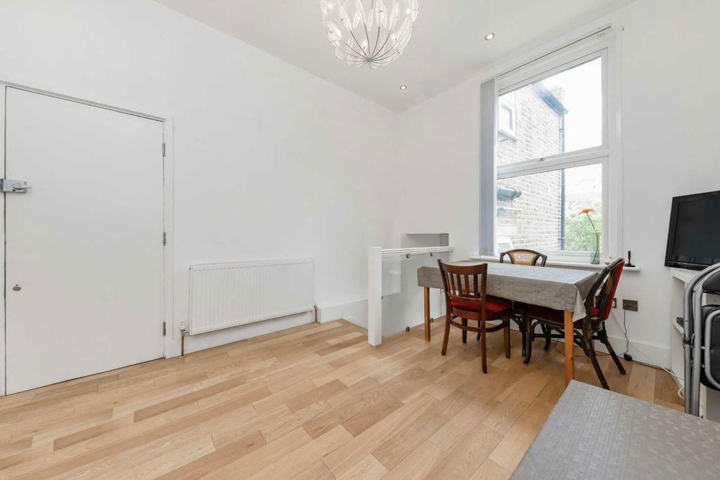 Property photo 3 of 5