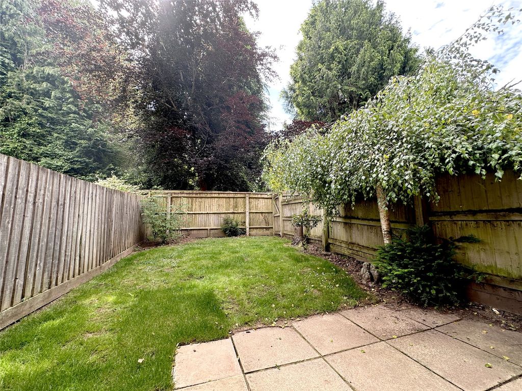 Property photo 2 of 11 Garden