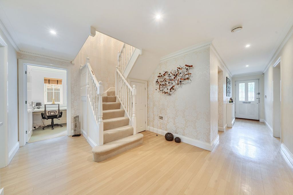 Property photo 3 of 24 1449550-11-69Fc67...