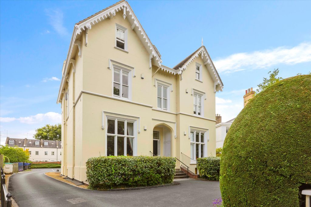 Property photo 1 of 19 Image