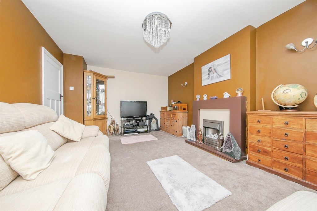 Property photo 3 of 17