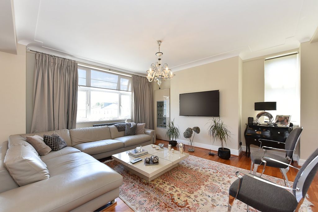 Property photo 2 of 13 Picture No. 03