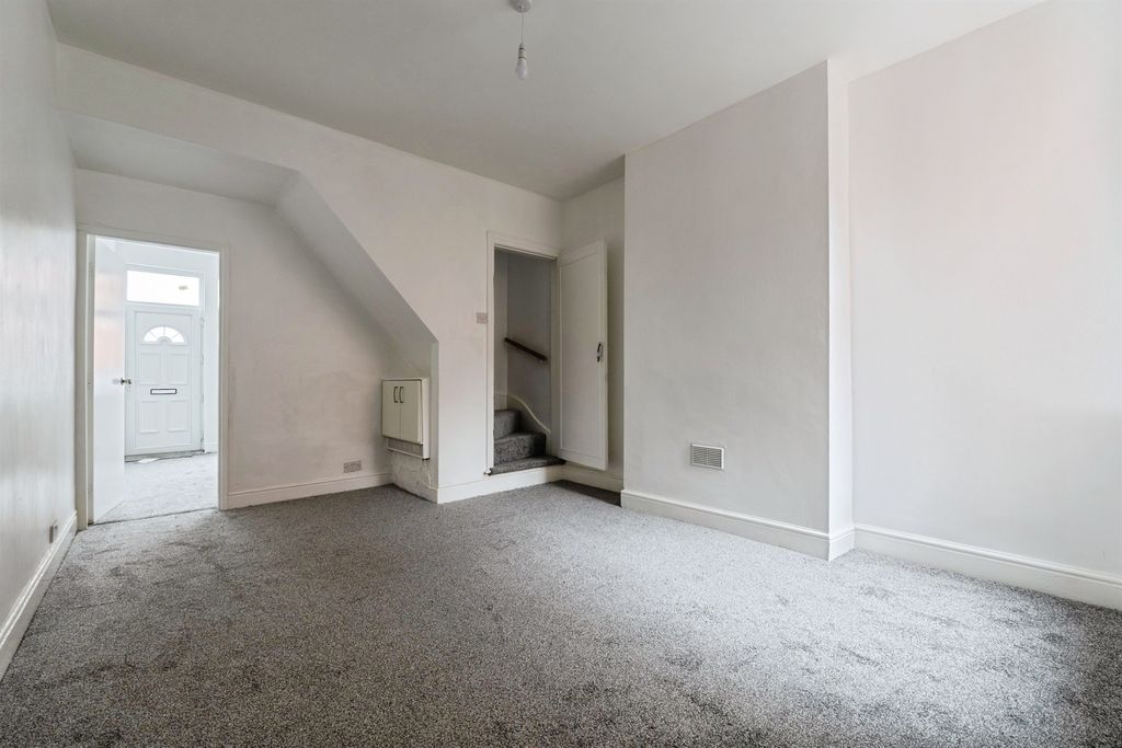 Property photo 3 of 16 Image