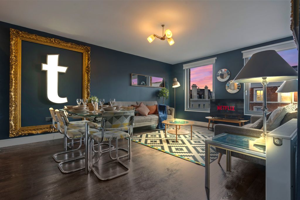 Property photo 1 of 21